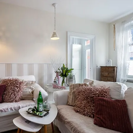 Doris Apartment Viol